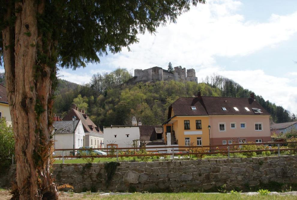 Hotel Post Hoenigwirt Kirchschlag in der Buckligen Welt Eksteriør billede