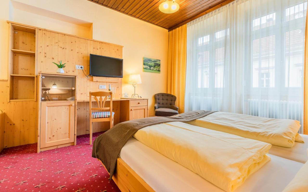 Hotel Post Hoenigwirt Kirchschlag in der Buckligen Welt Eksteriør billede